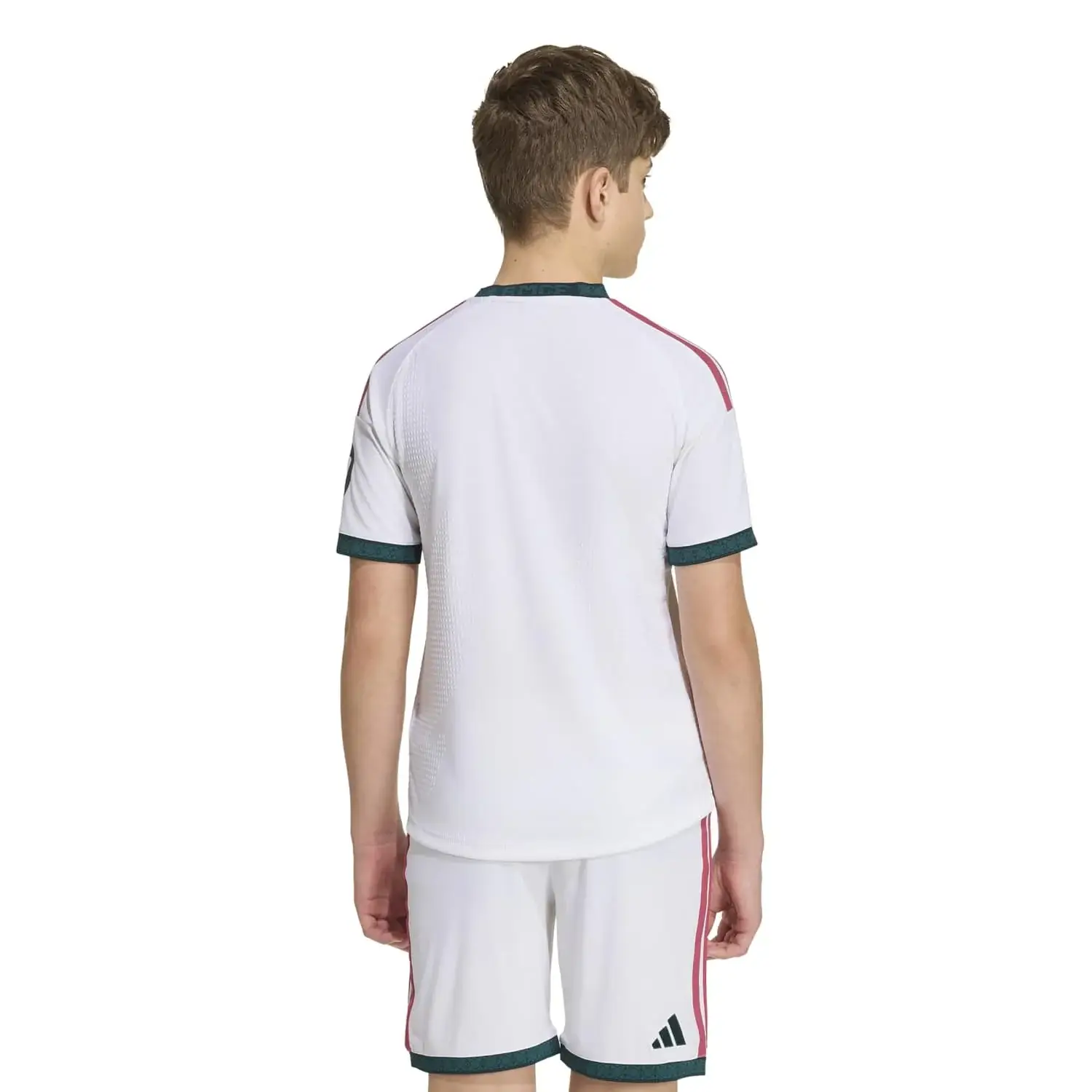 Real Madrid 26/27 Home Player Version Jersey in iconic white with premium football design. Real Madrid 2026/27 Home Player Version football jersey for fans and players. Real Madrid 26/27 Home Jersey Player Version available at Epic Vanskap.